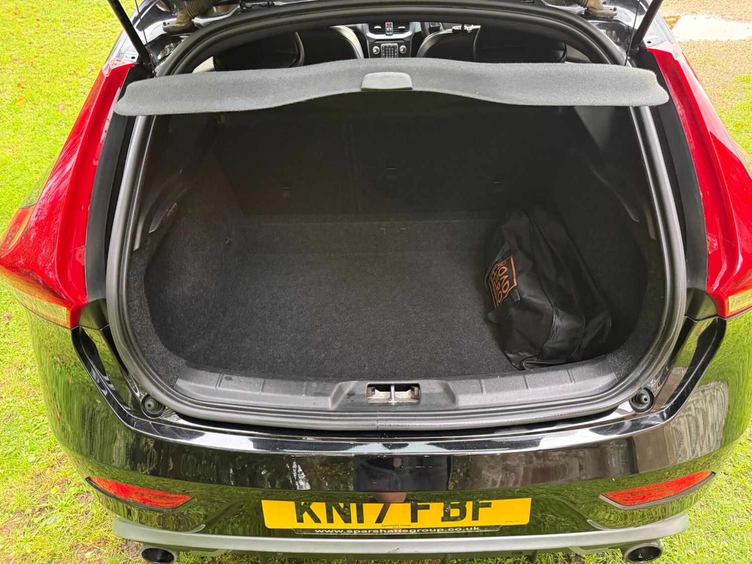 Used Volvo V40 2017 for sale - 76735415: Photo 32