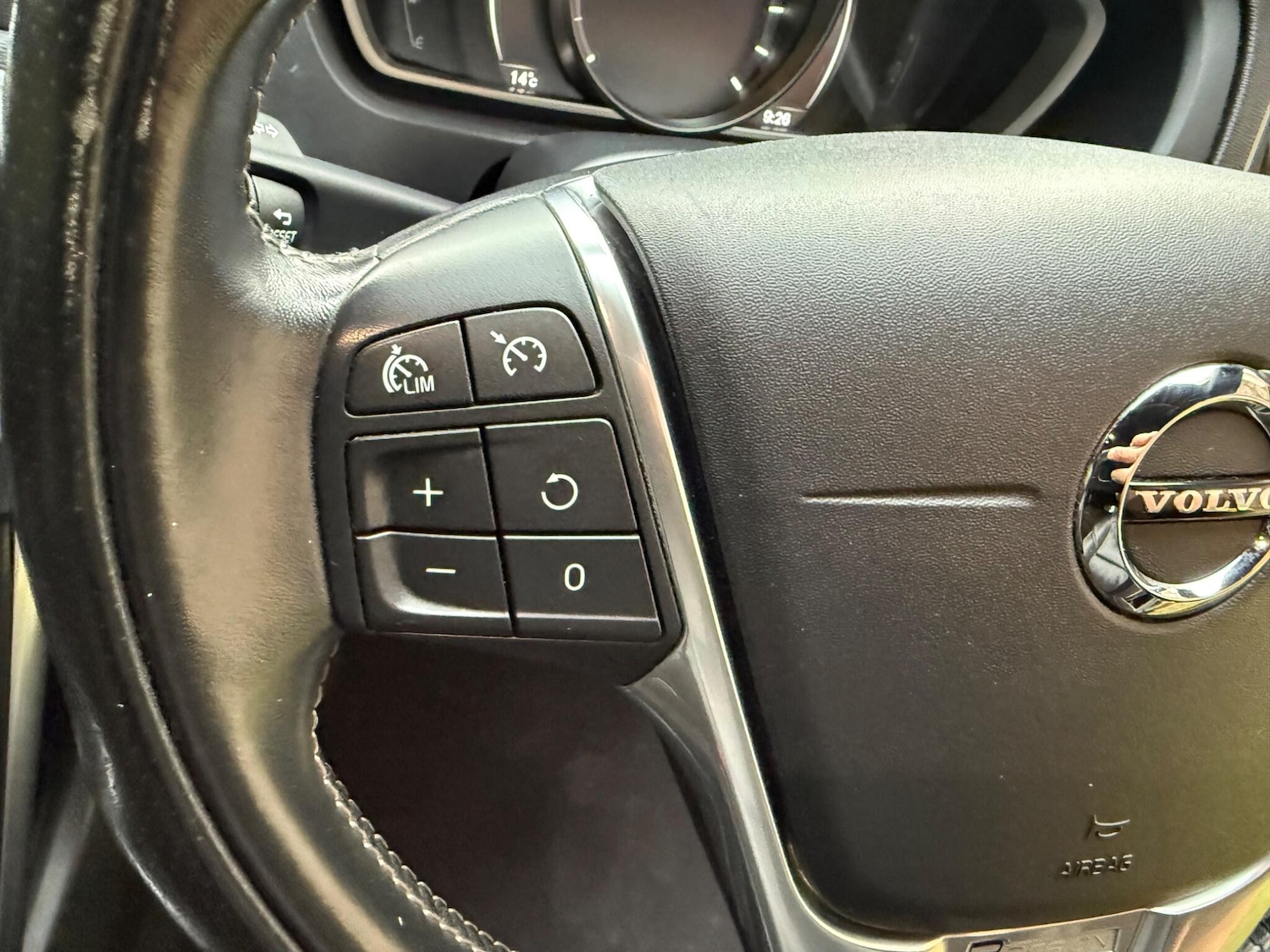 Used Volvo V40 2017 for sale - 76735415: Photo 36