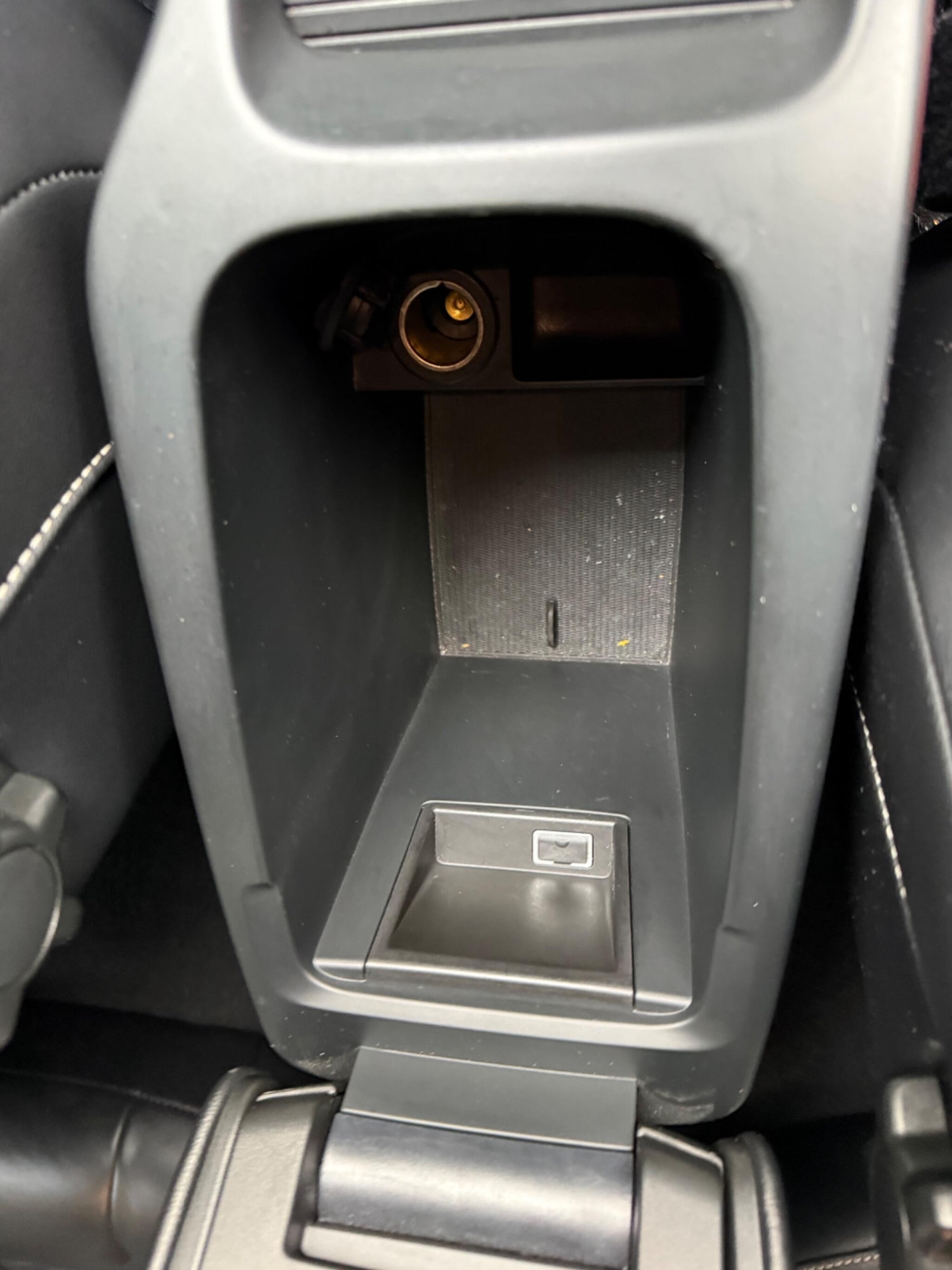 Used Volvo V40 2017 for sale - 76735415: Photo 42