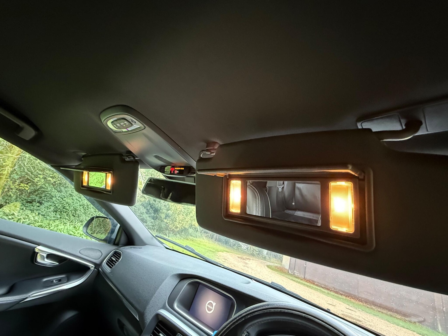 Used Volvo V40 2017 for sale - 76735415: Photo 45