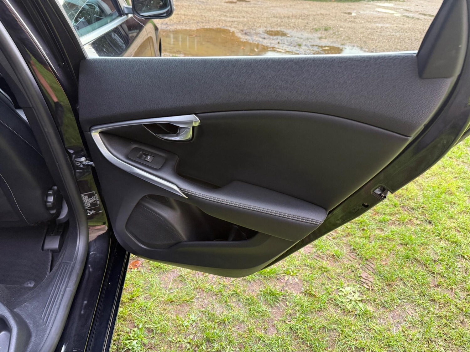 Used Volvo V40 2017 for sale - 76735415: Photo 55