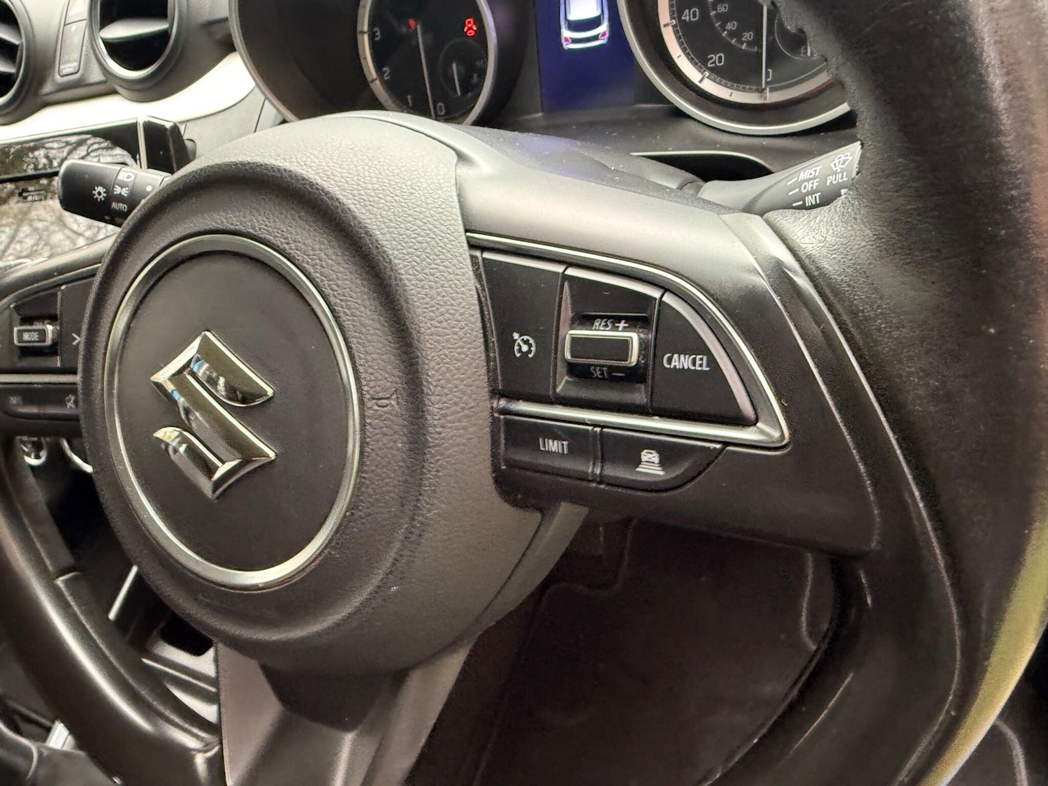 Used Suzuki Swift 2018 for sale - 77683209: Photo 33