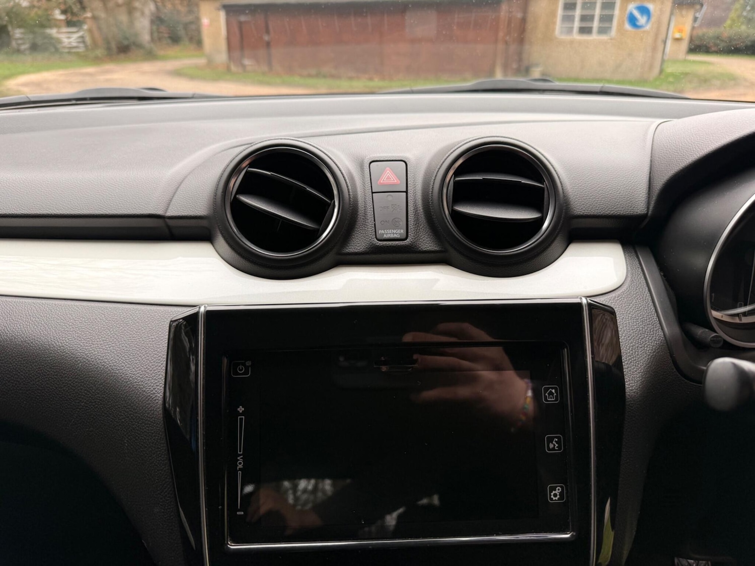 Used Suzuki Swift 2018 for sale - 77683209: Photo 38