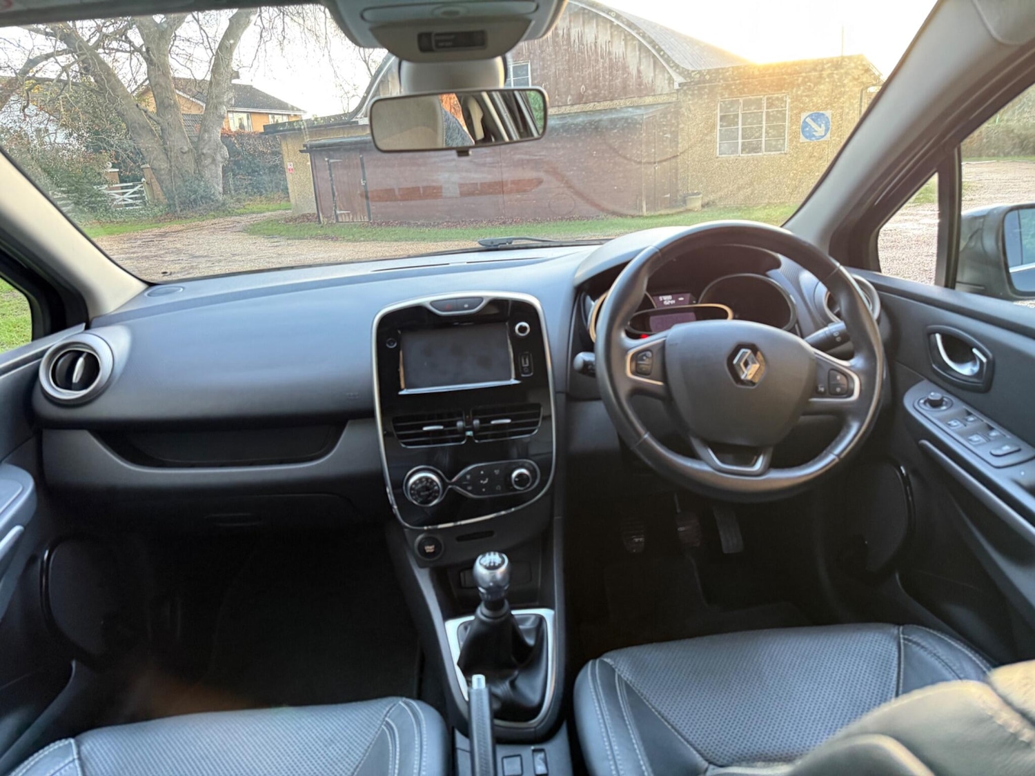 Used Renault Clio 2016 for sale - 76994632: Photo 18