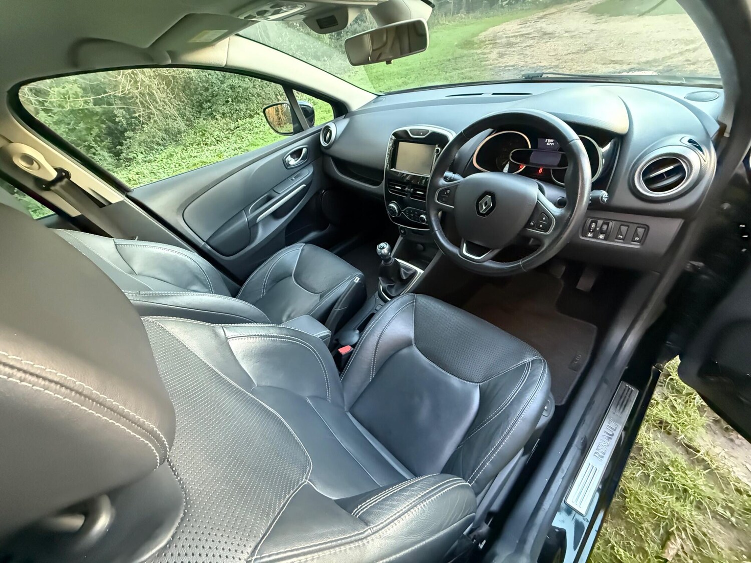 Used Renault Clio 2016 for sale - 76994632: Photo 19