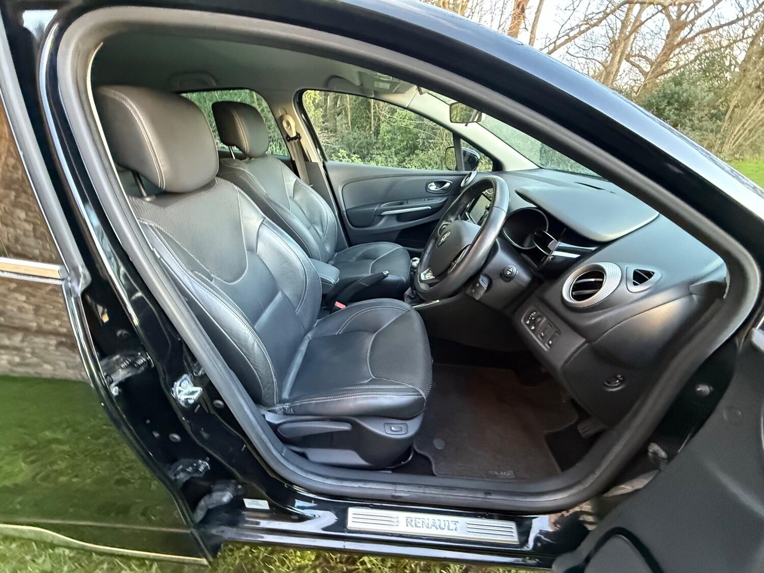 Used Renault Clio 2016 for sale - 76994632: Photo 20