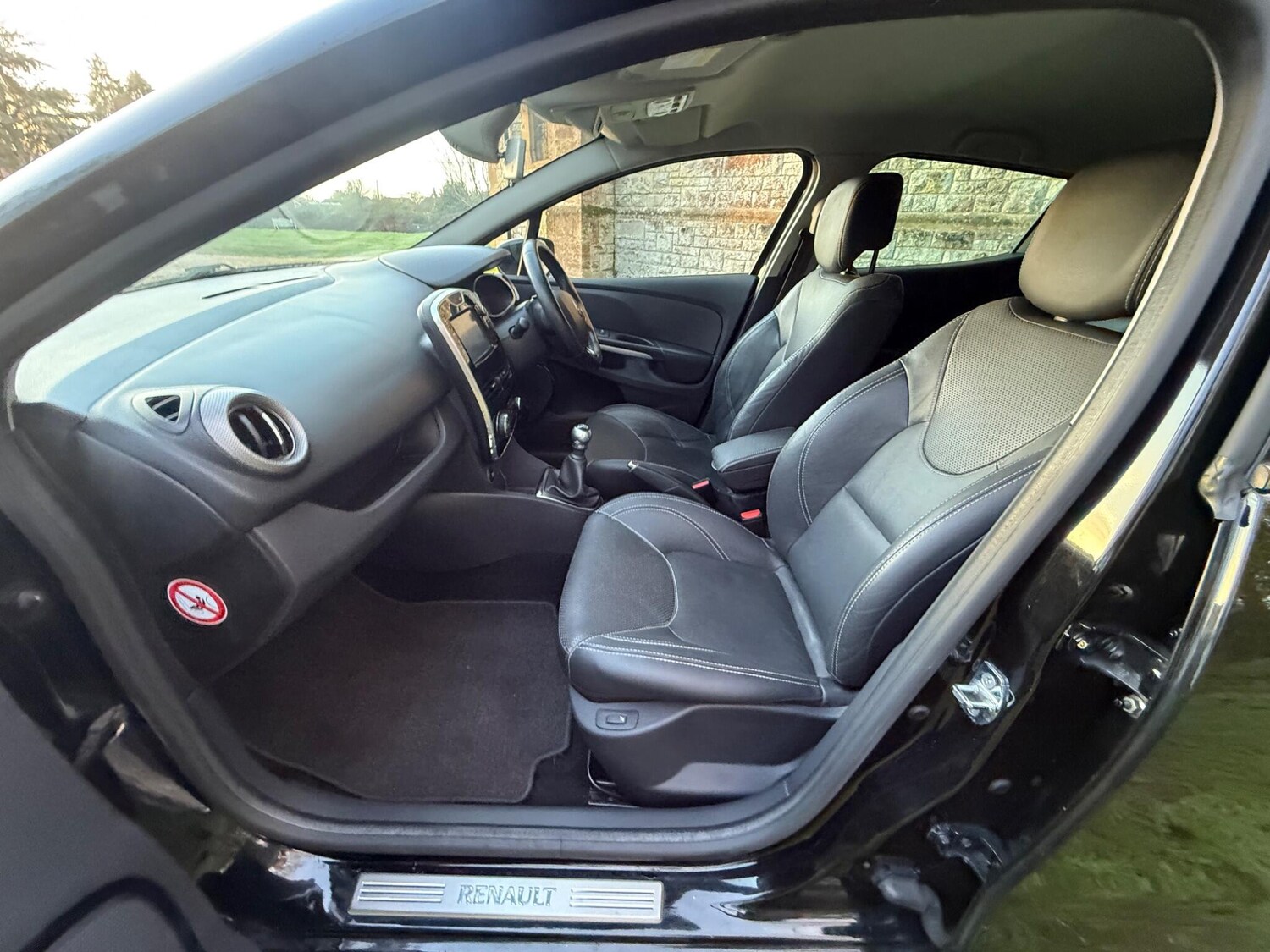 Used Renault Clio 2016 for sale - 76994632: Photo 24