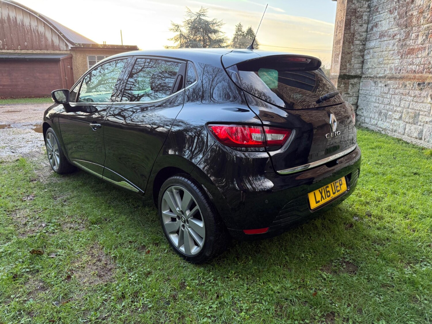 Used Renault Clio 2016 for sale - 76994632: Photo 4