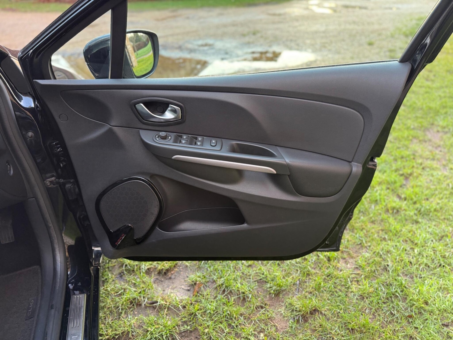 Used Renault Clio 2016 for sale - 76994632: Photo 44