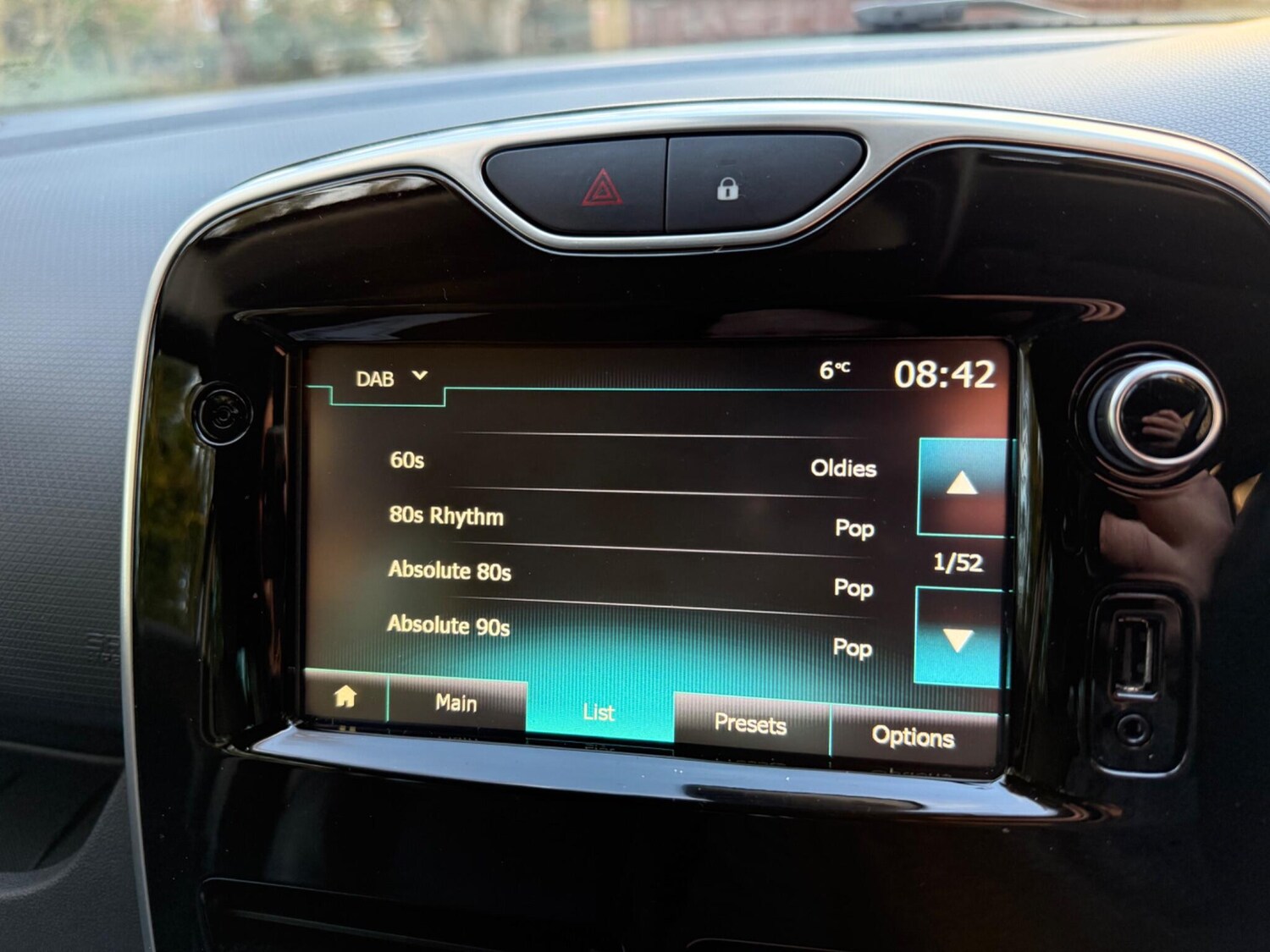 Used Renault Clio 2016 for sale - 76994632: Photo 57