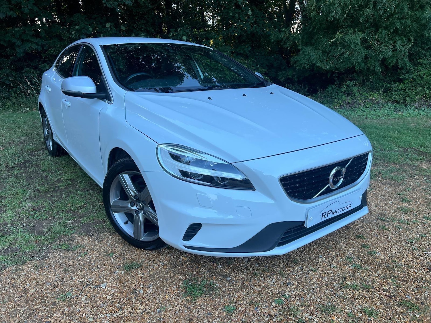 Used Volvo V40 2018 for sale - 76284225: Photo 1