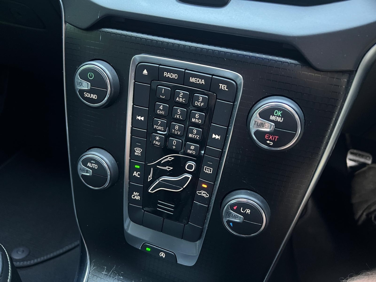 Used Volvo V40 2018 for sale - 76284225: Photo 46