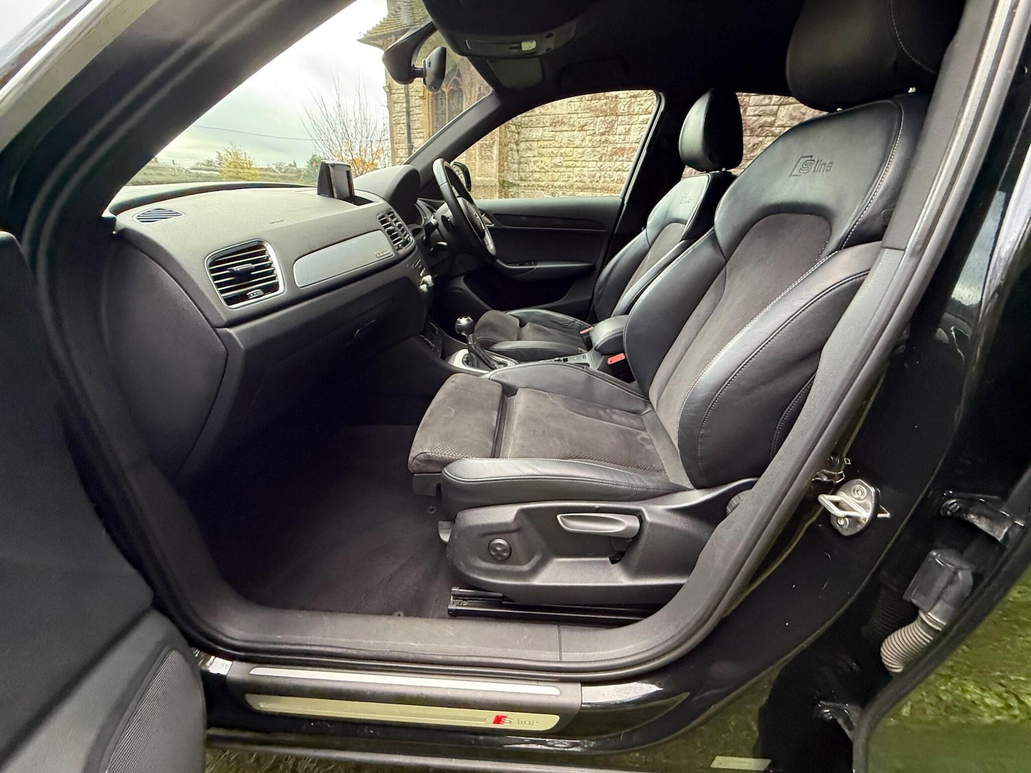 Used Audi Q3 2016 for sale - 76584876: Photo 28