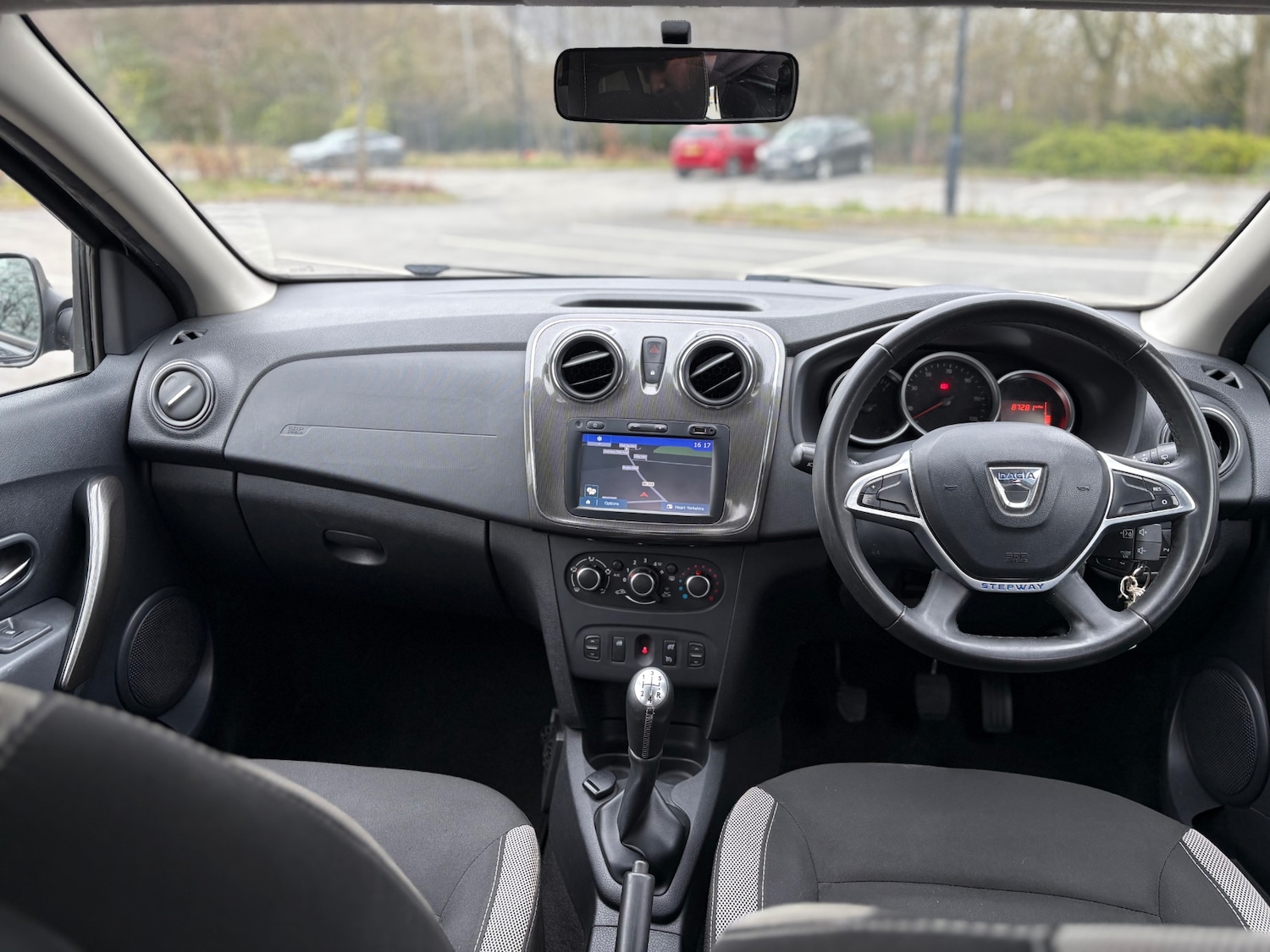 Used Dacia Sandero Stepway 2017 for sale - 77988634: Photo 11