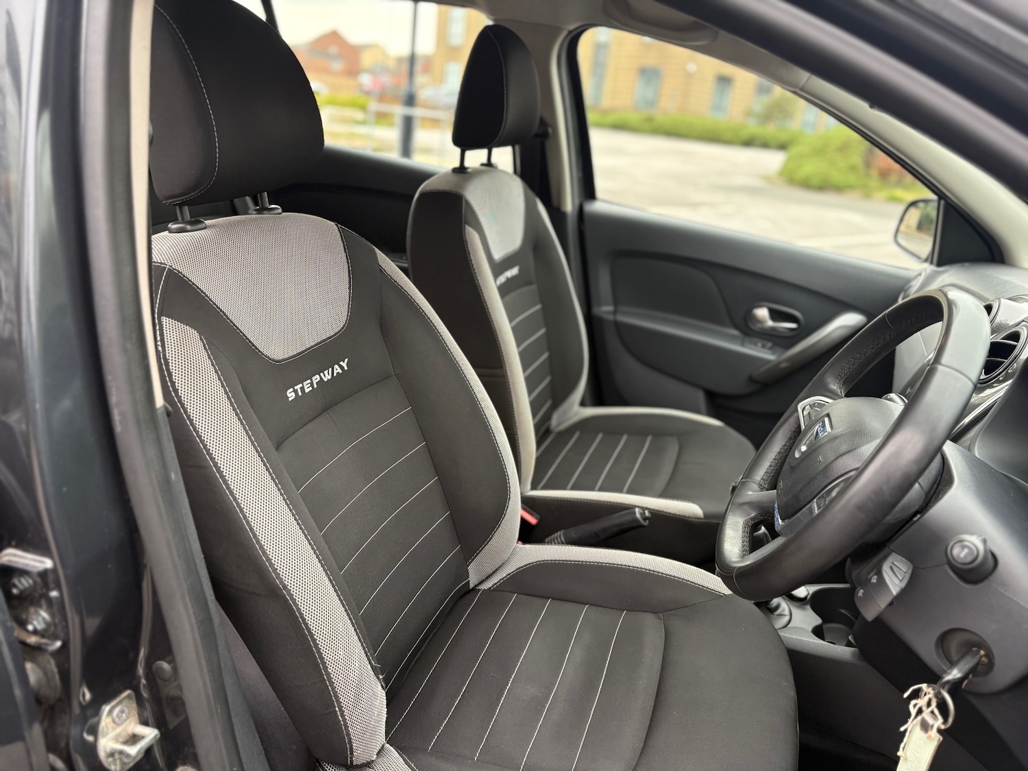 Used Dacia Sandero Stepway 2017 for sale - 77988634: Photo 13