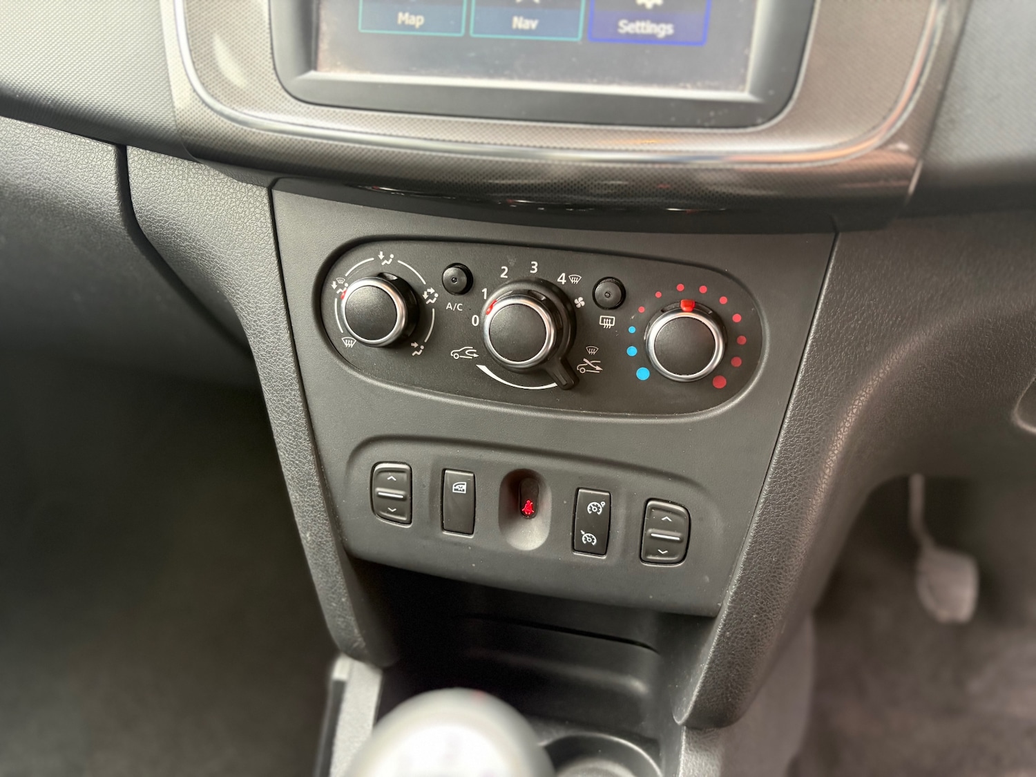 Used Dacia Sandero Stepway 2017 for sale - 77988634: Photo 15