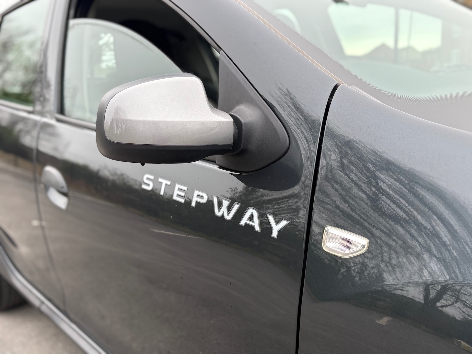 Used Dacia Sandero Stepway 2017 for sale - 77988634: Photo 9