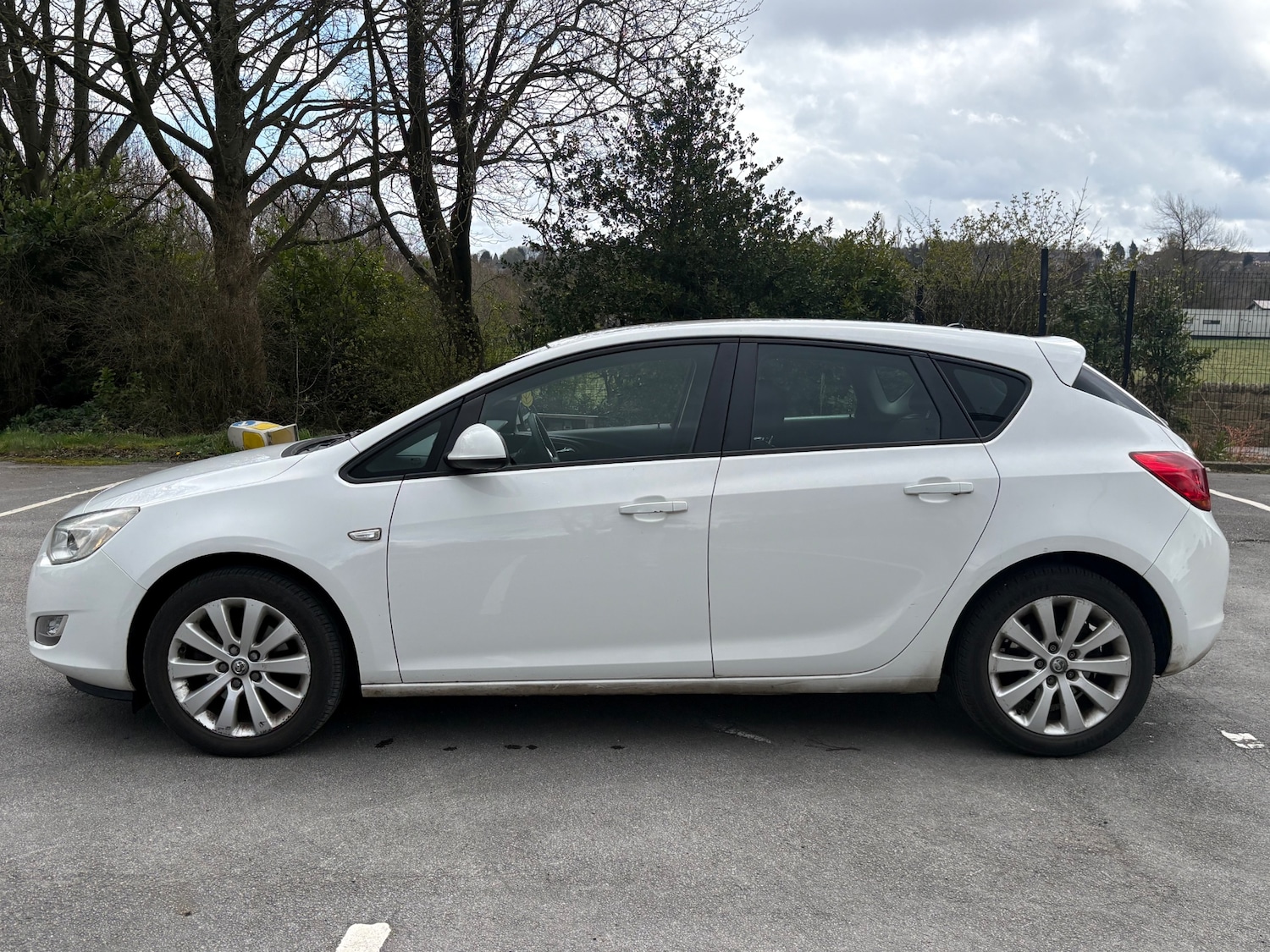 Used Vauxhall Astra 2010 for sale - 78090390: Photo 4
