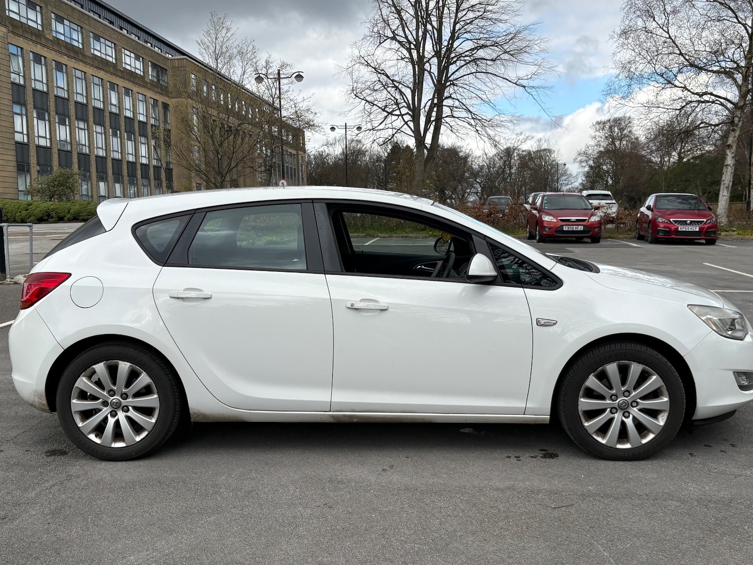 Used Vauxhall Astra 2010 for sale - 78090390: Photo 5