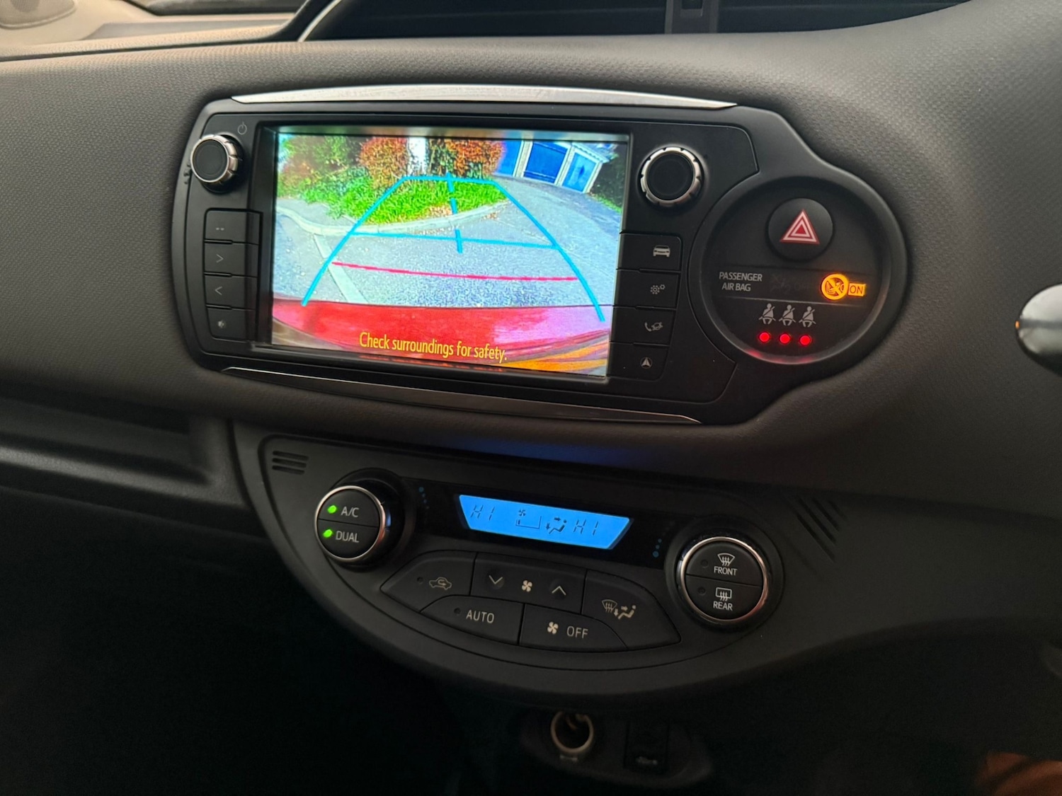 Used Toyota Yaris 2015 for sale - 76565580: Photo 11