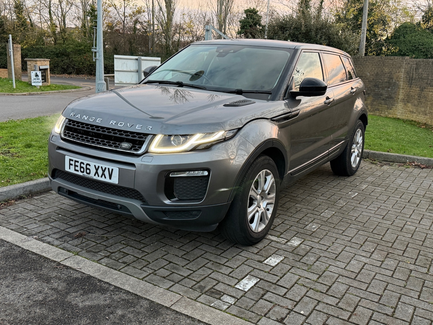 Used Land Rover Range Rover Evoque 2016 for sale - 76899724: Photo 2