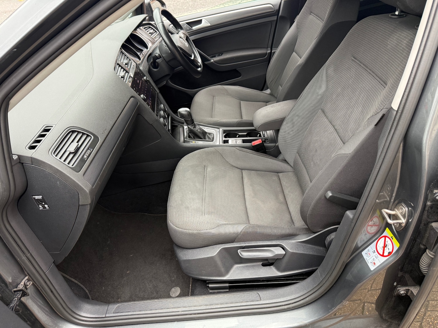 Used Volkswagen Golf 2020 for sale - 77851484: Photo 9