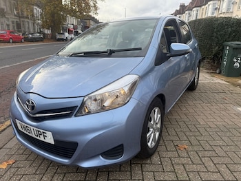 Used Toyota Yaris 2011 for sale - 76542973: Photo