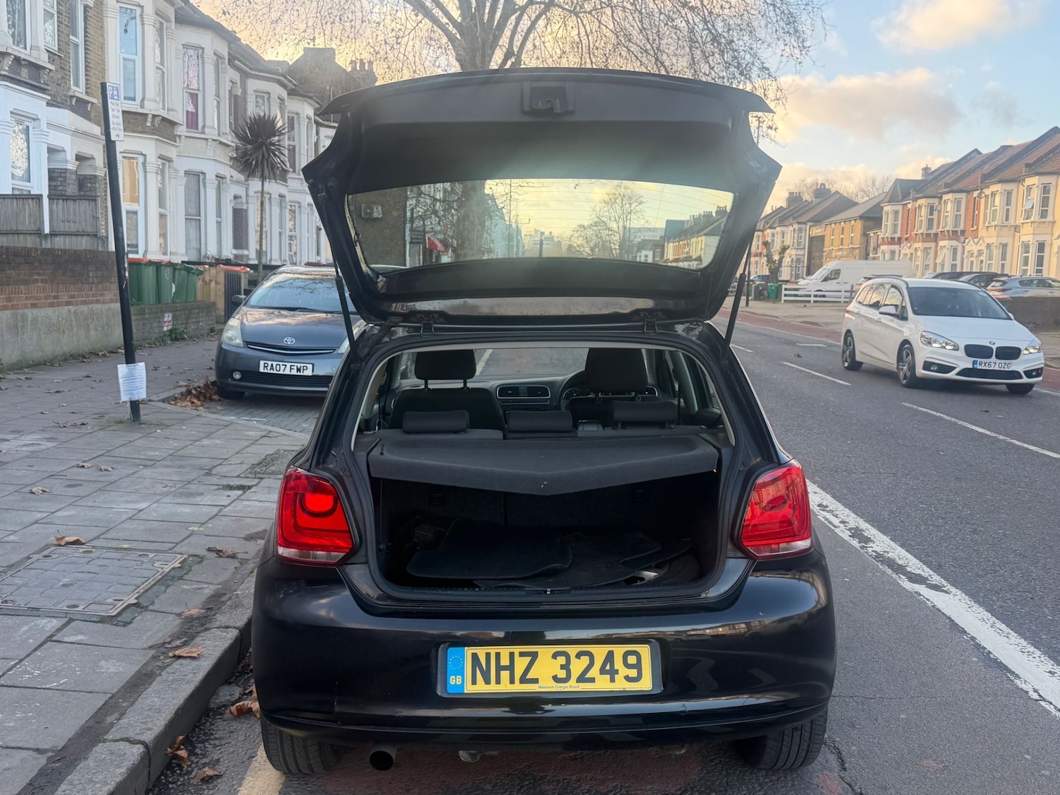 Used Volkswagen Polo 2010 for sale - 77385385: Photo 6