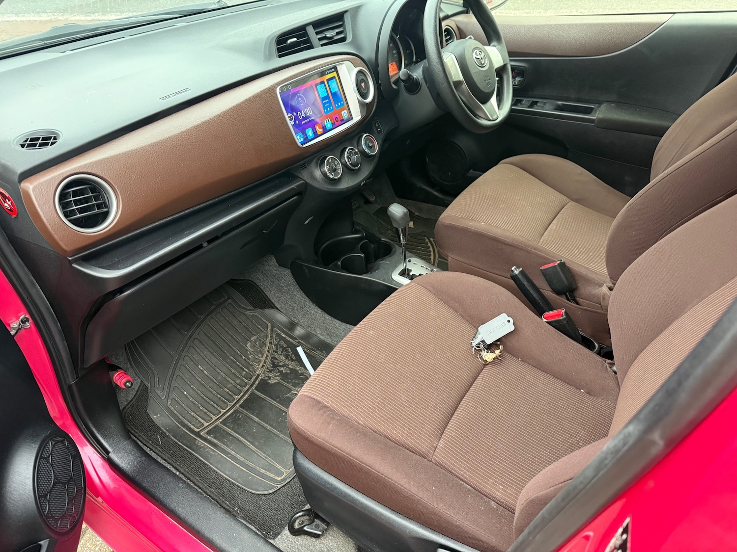 Used Toyota Vitz 2025 for sale - 77804256: Photo 11