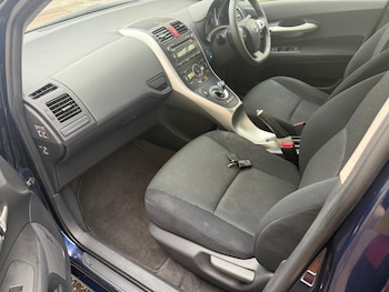 Used Toyota Auris 2010 for sale - 76505300: Photo