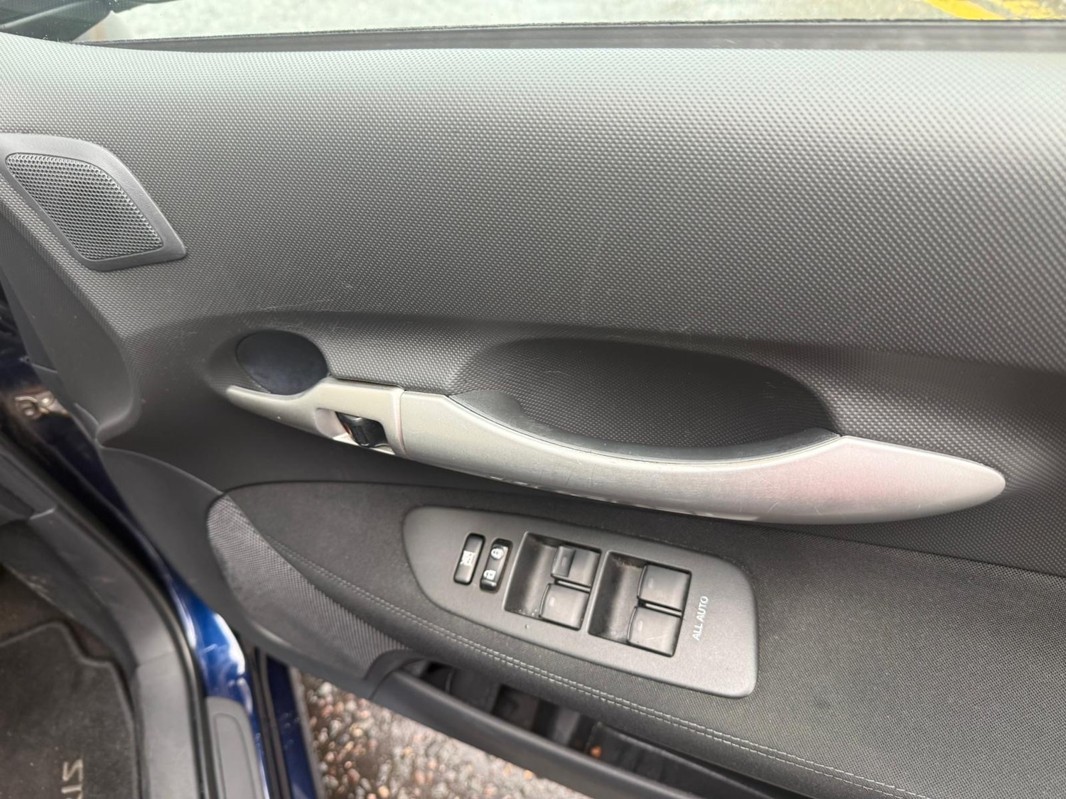 Used Toyota Auris 2010 for sale - 76505300: Photo 5