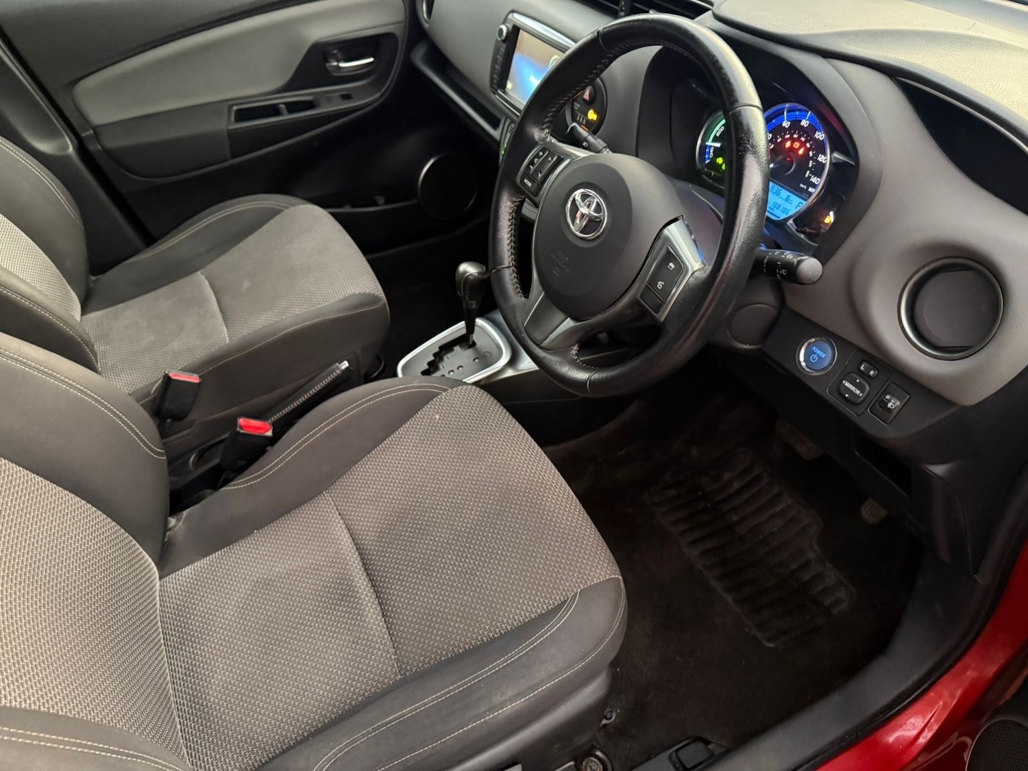 Used Toyota Auris 2010 for sale - 76505300: Photo 8