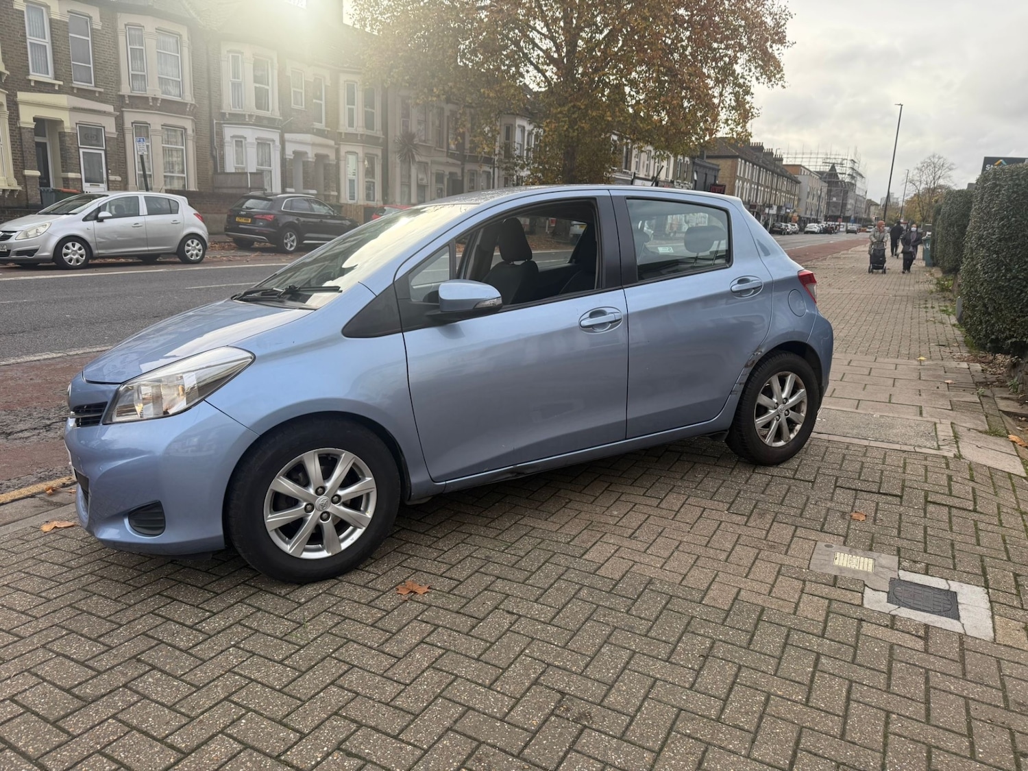 Used Toyota Yaris 2011 for sale - 76580330: Photo 3