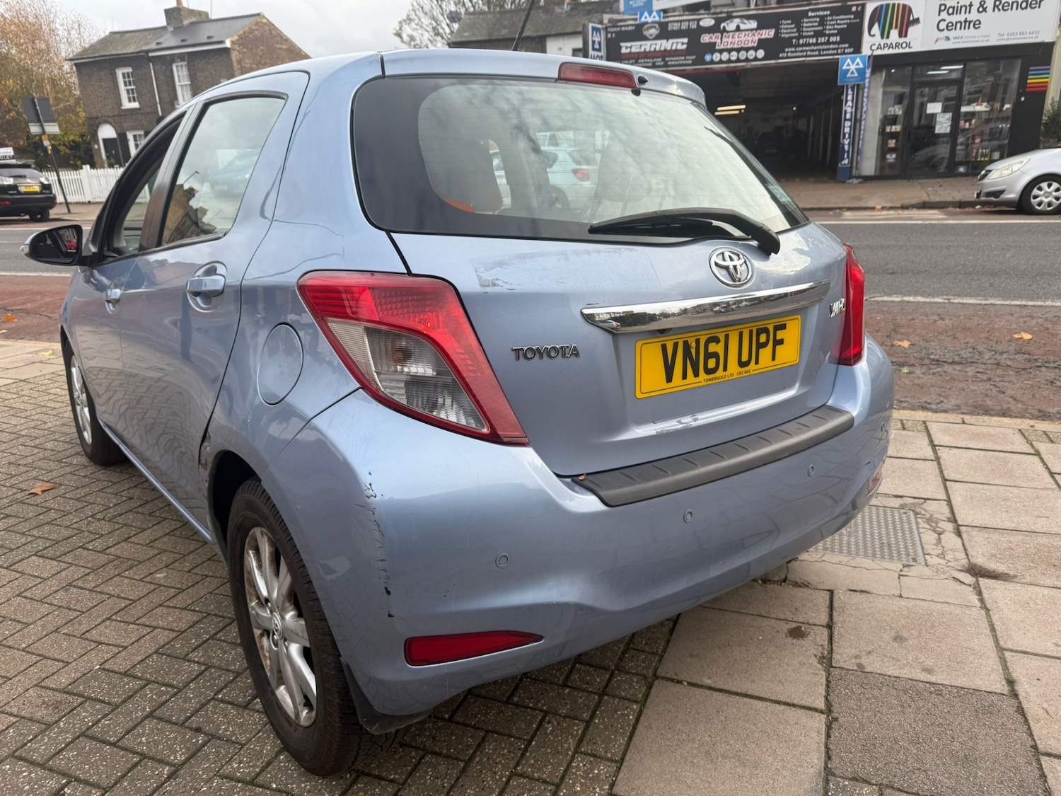 Used Toyota Yaris 2011 for sale - 76580330: Photo 8