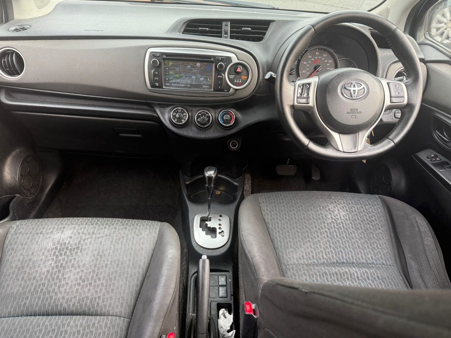 Used Toyota Yaris 2011 for sale - 76580330: Photo 9