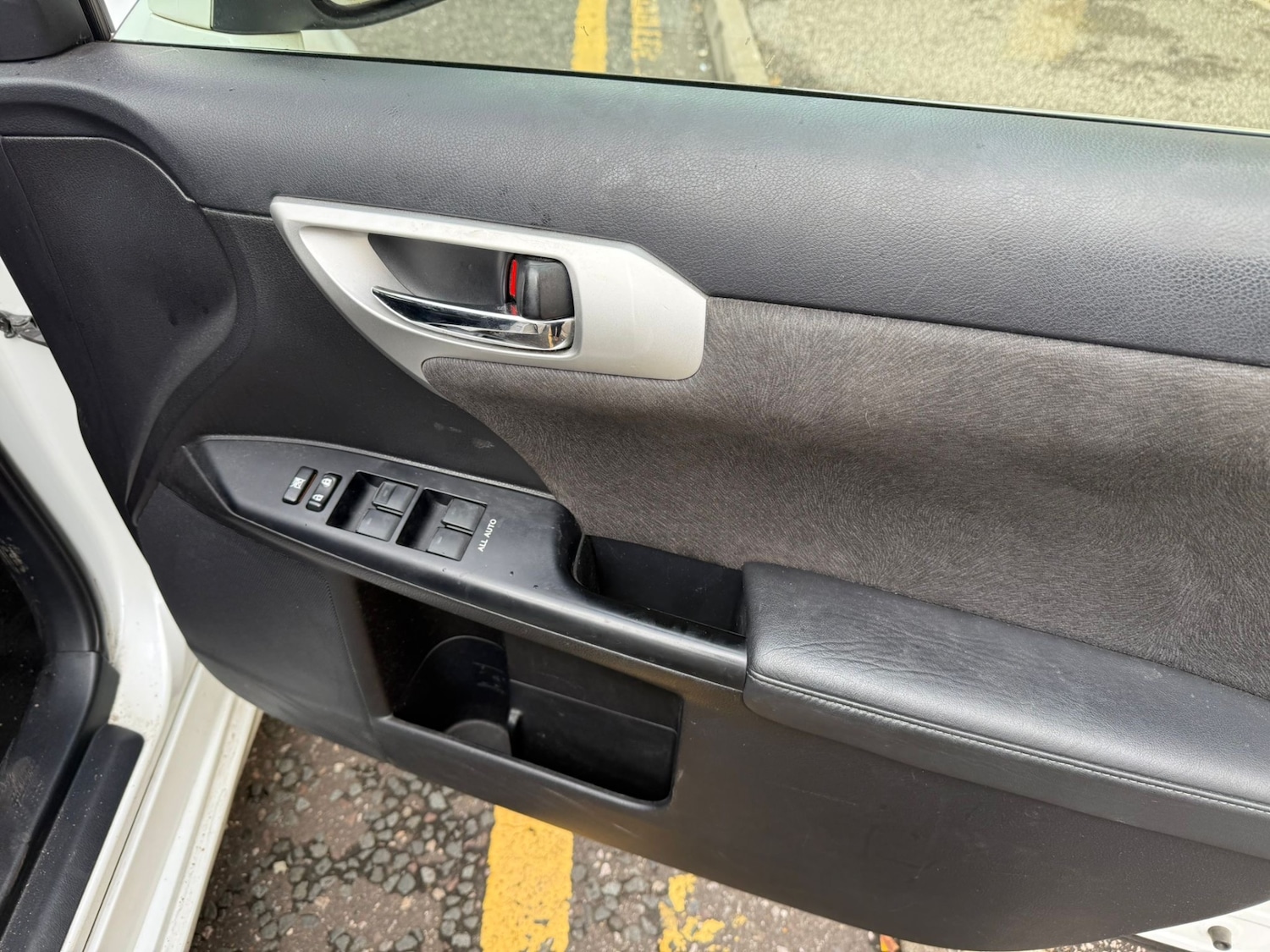 Used Lexus CT 2011 for sale - 76510302: Photo 5