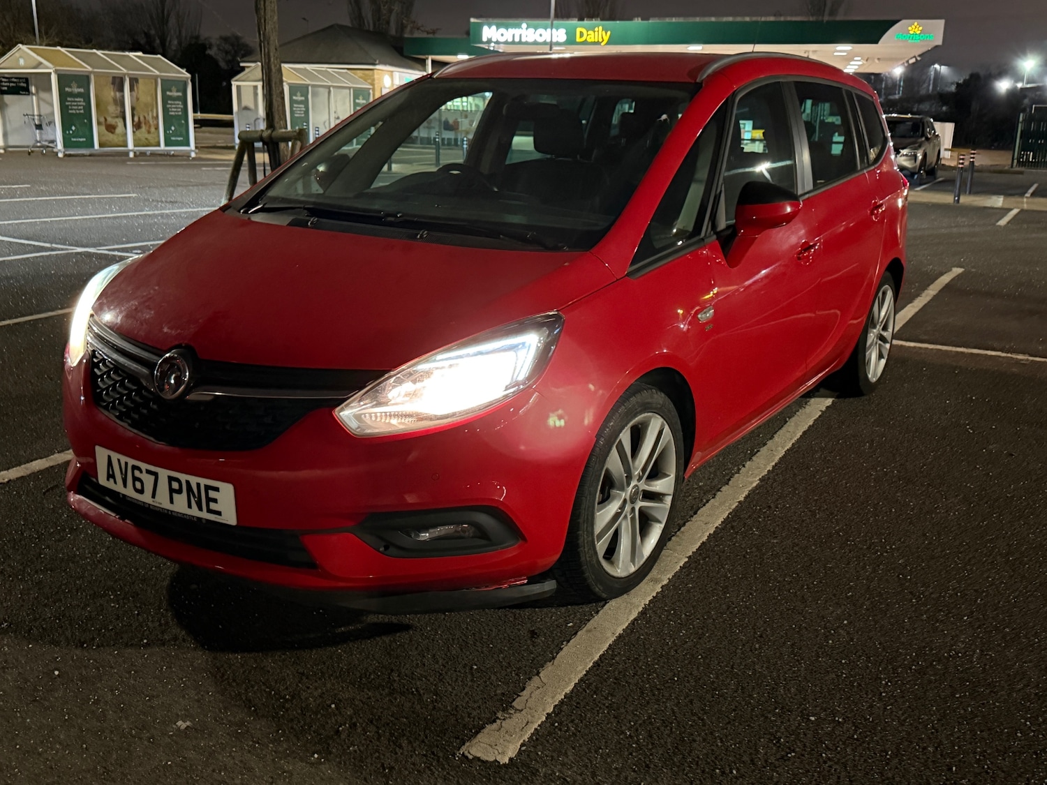 Used Vauxhall Zafira 2017 for sale - 77385394: Photo 2