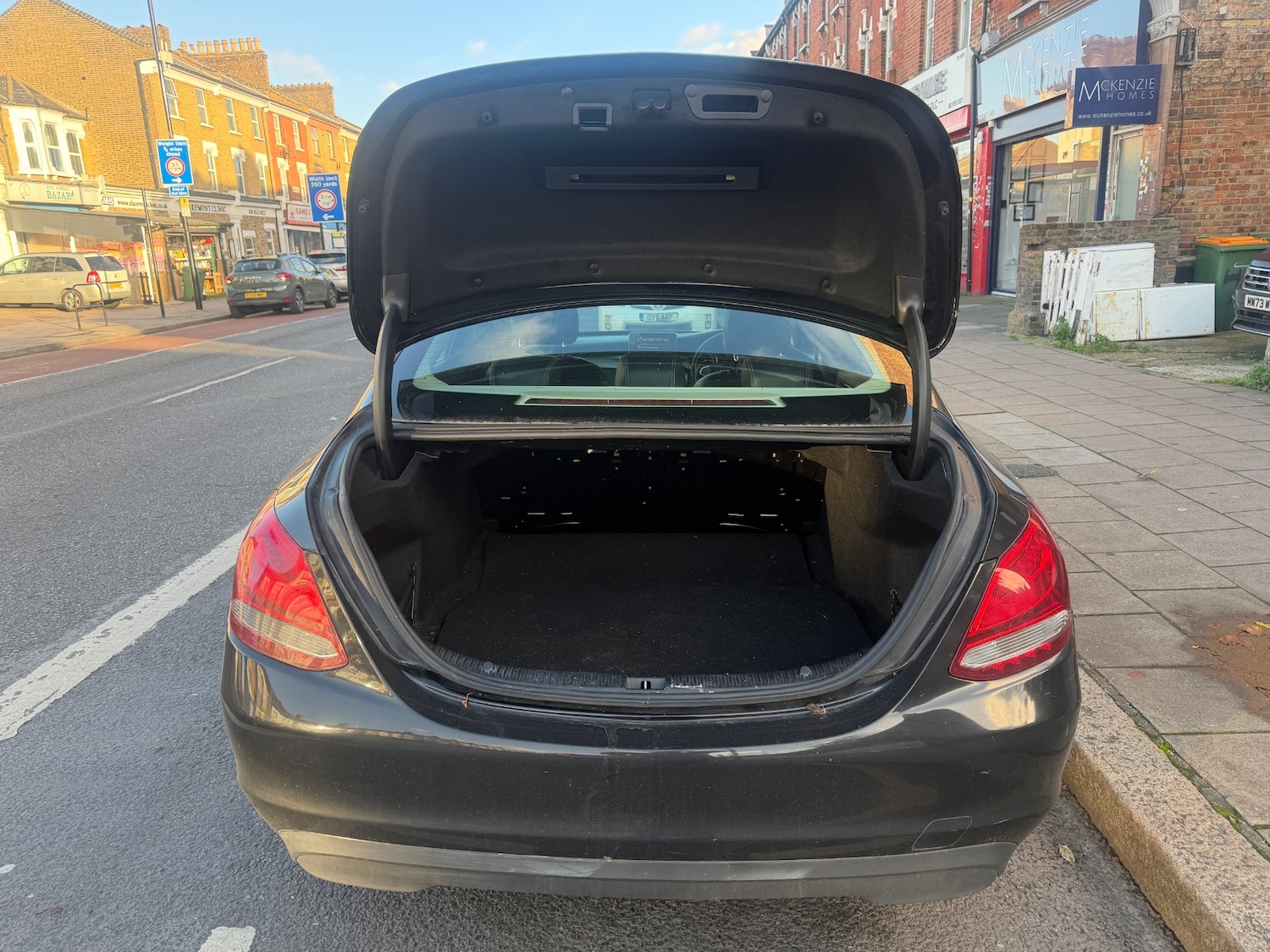 Used Mercedes-Benz C Class 2017 for sale - 77008377: Photo 6