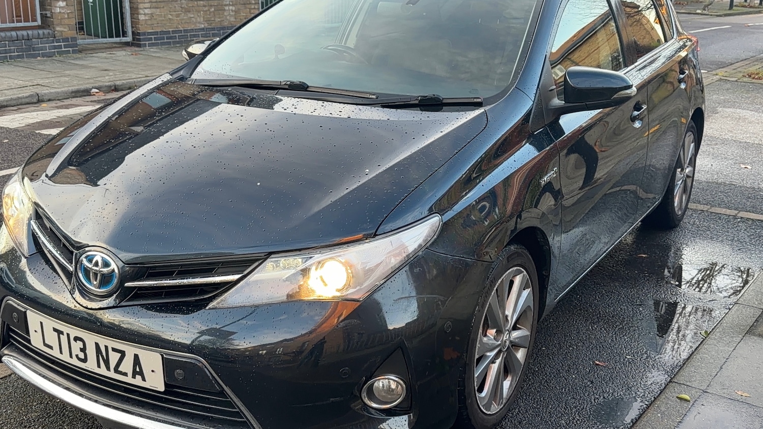 Used Toyota Auris 2013 for sale - 76924263: Photo 2