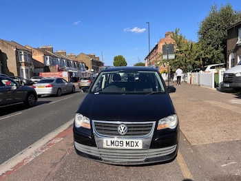 Used Volkswagen Touran 2009 for sale - 76506113: Photo