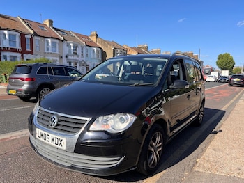Used Volkswagen Touran 2009 for sale - 76506113: Photo
