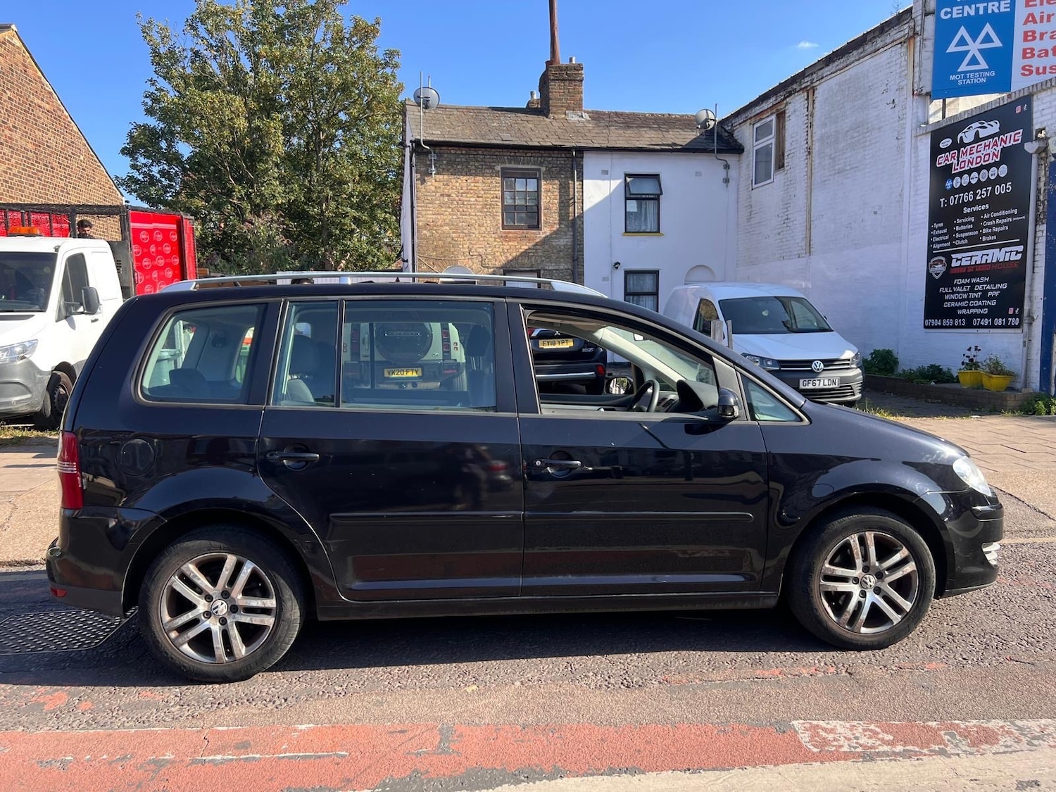 Used Volkswagen Touran 2009 for sale - 76506113: Photo 3