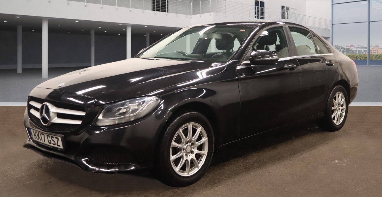 Used Mercedes-Benz C Class 2017 for sale - 76656475: Photo 2