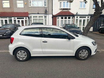 Used Volkswagen Polo 2015 for sale - 77008370: Photo