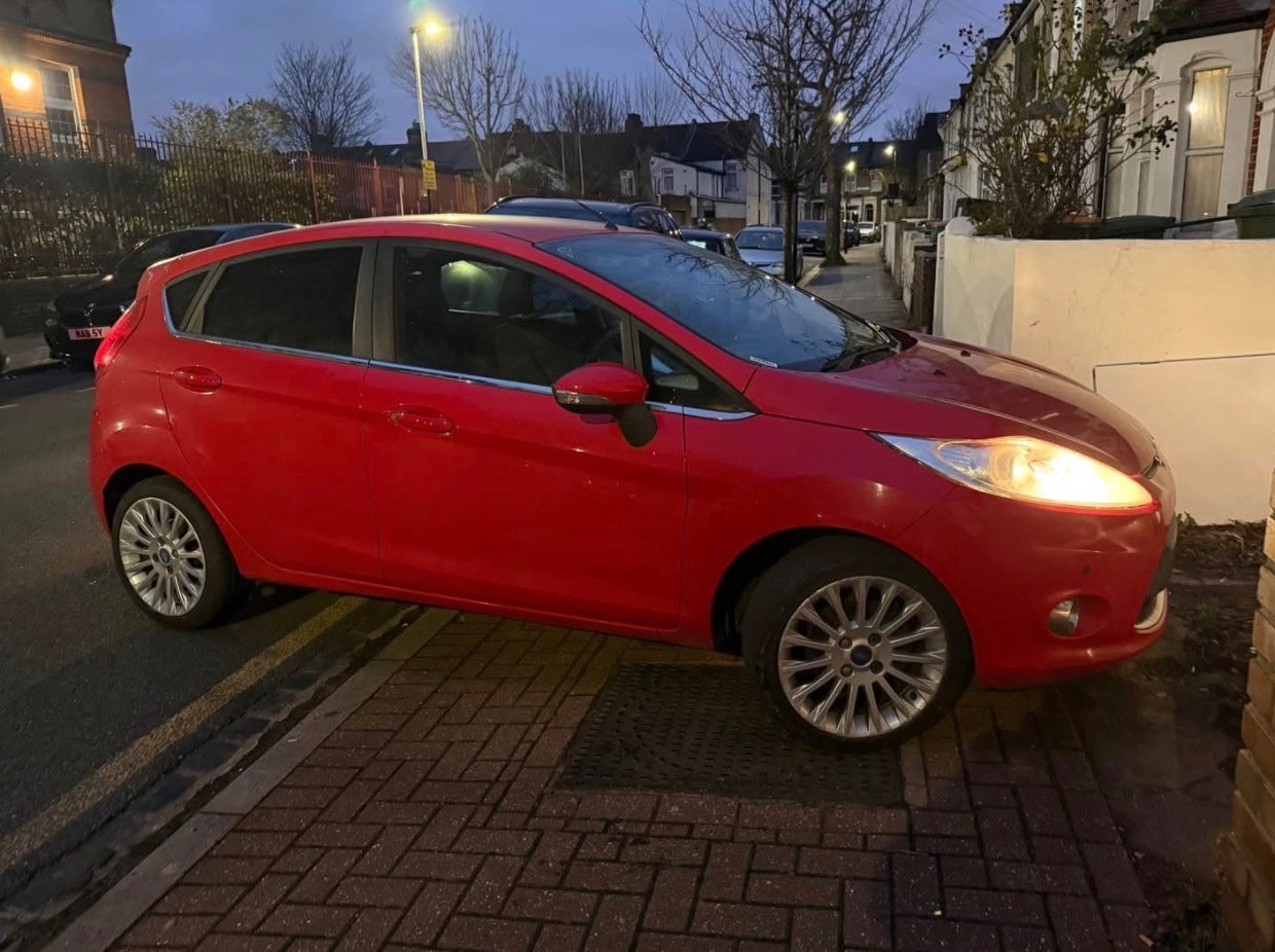 Used Ford Fiesta 2011 for sale - 77059125: Photo 5