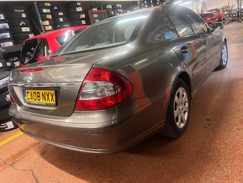 Used Mercedes-Benz E Class 2008 for sale - 77848885: Photo