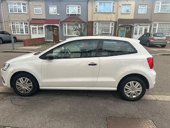 Used Volkswagen Polo 2015 for sale - 76627044: Photo