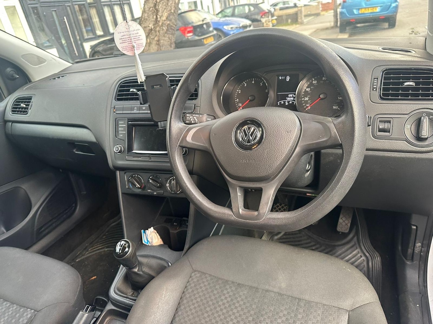 Used Volkswagen Polo 2015 for sale - 76627044: Photo 9