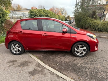 Used Toyota Yaris 2015 for sale - 76505278: Photo