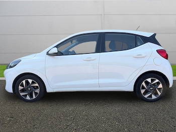Used Hyundai i10 2024 for sale - 78990379: Photo